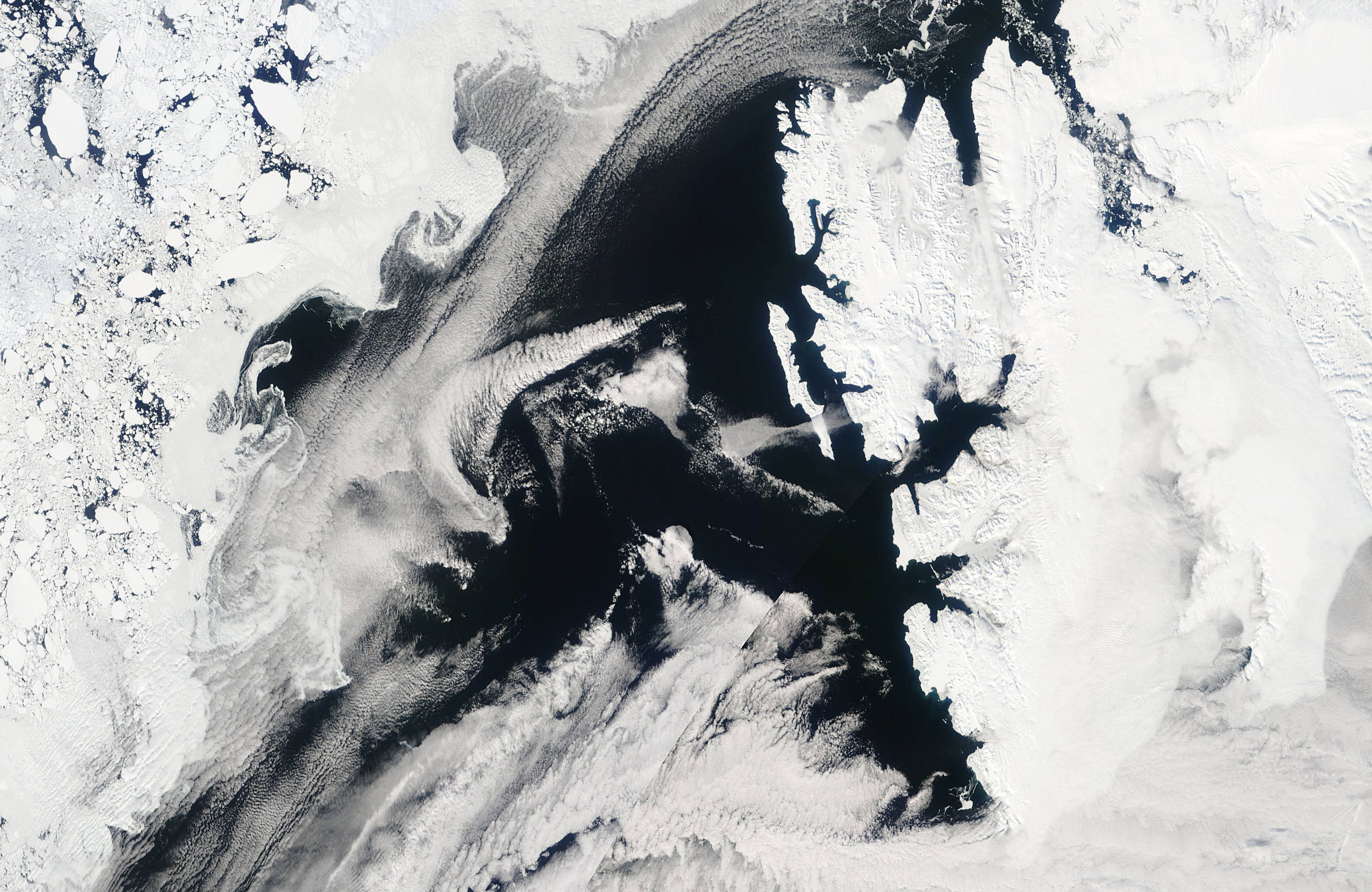 MODIS image showing the wake downstream of Svalbard on May 23 2007 (source: EOSDIS NASA)